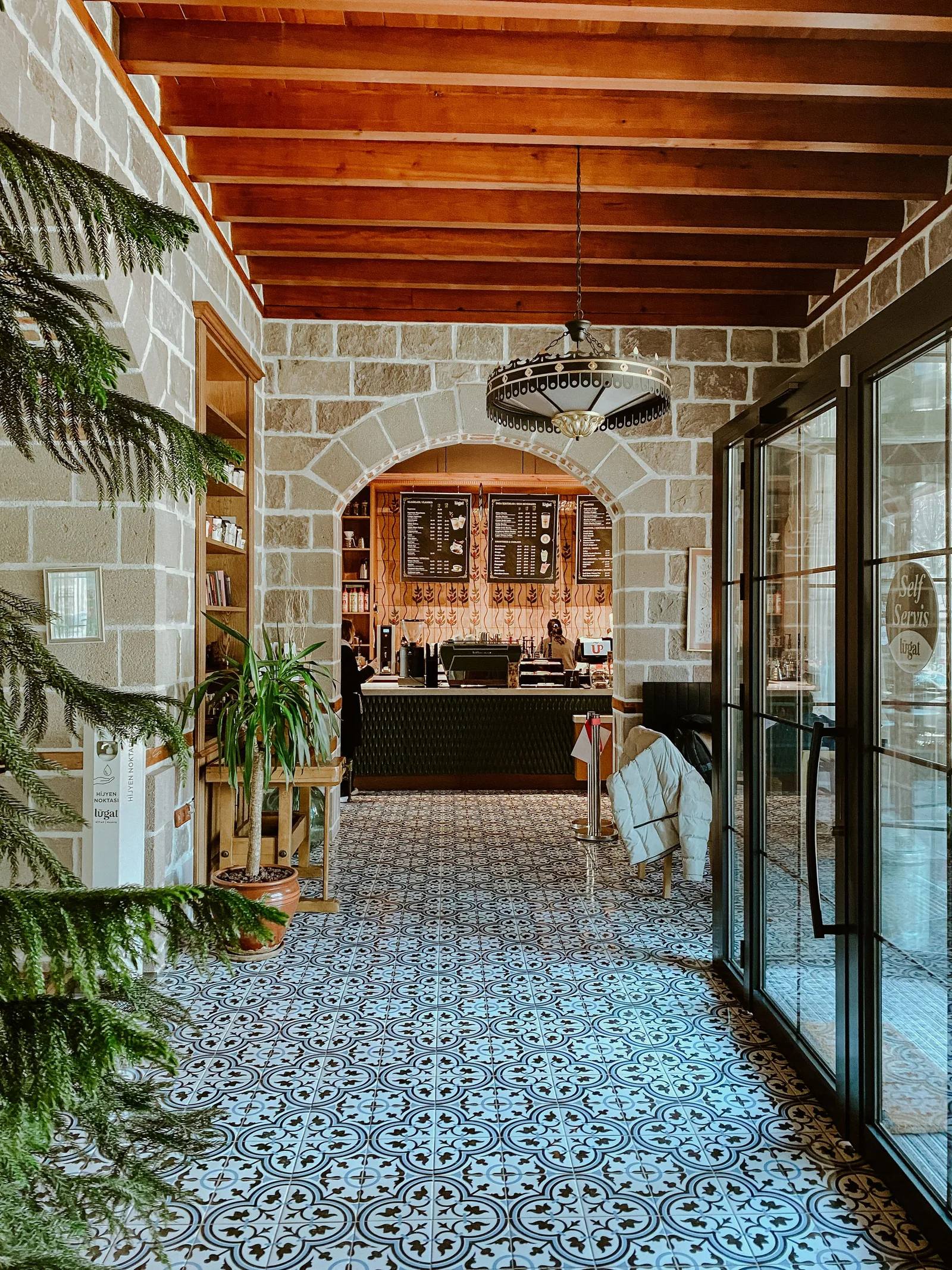 The entrance to the cafe from the street